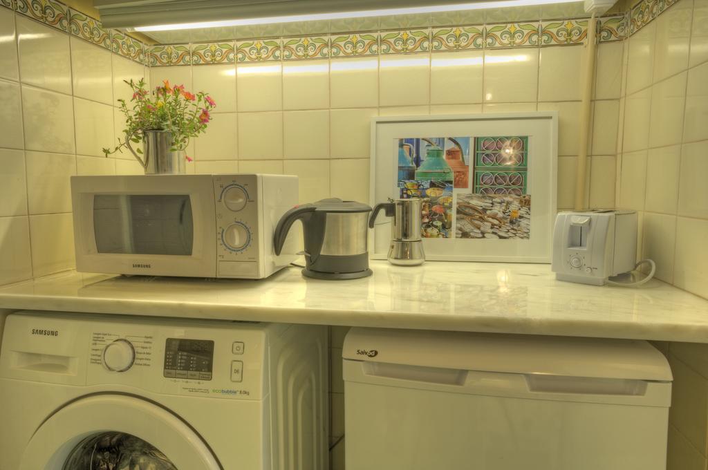 Stay Local In Alfama! Alice Central Home, Near River Lisboa Eksteriør billede