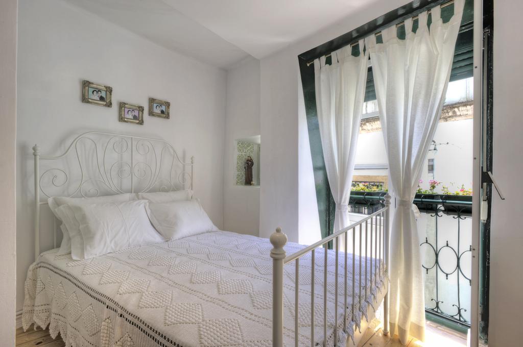 Stay Local In Alfama! Alice Central Home, Near River Lisboa Eksteriør billede