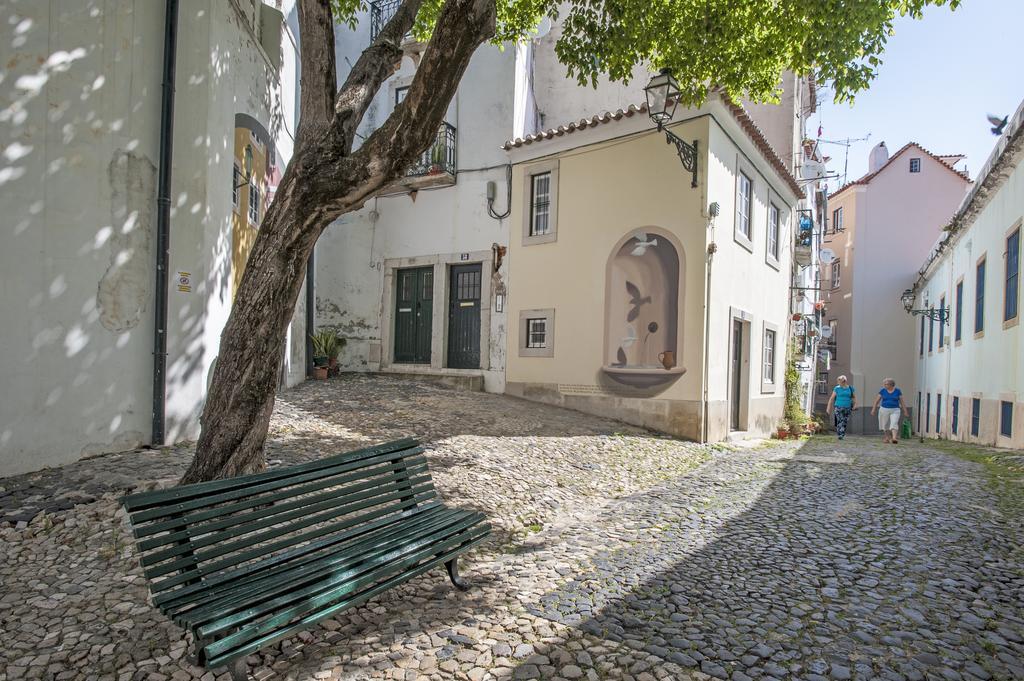 Stay Local In Alfama! Alice Central Home, Near River Lisboa Eksteriør billede