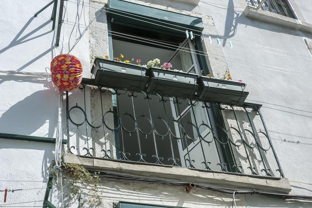 Stay Local In Alfama! Alice Central Home, Near River Lisboa Eksteriør billede