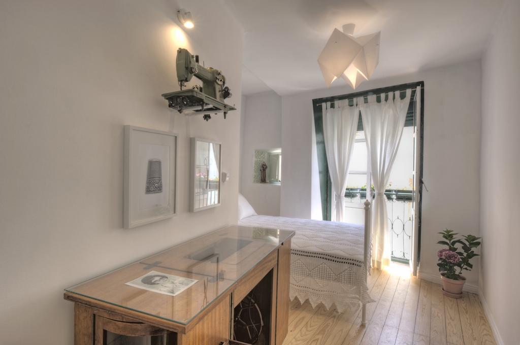 Stay Local In Alfama! Alice Central Home, Near River Lisboa Eksteriør billede